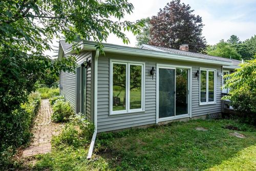 18 Thompson Ln, Durham, NH, 03824-3019 | Card Image