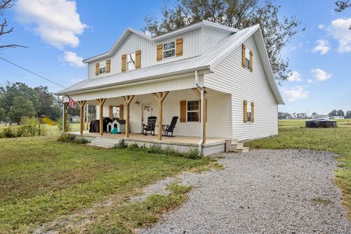 607 Old Columbia Rd, Unionville, TN, 37180-8573 | Card Image