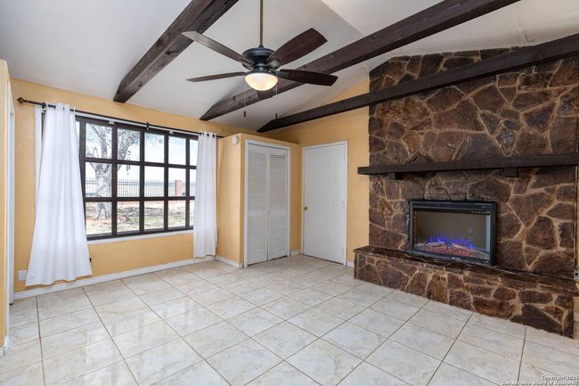 13934 N Interstate 35, House other with 3 bedrooms, 1 bathrooms and null parking in Moore TX | Image 18