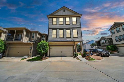 8604 Hollyoaks Creek Ln, Houston, TX, 77063-1552 | Card Image