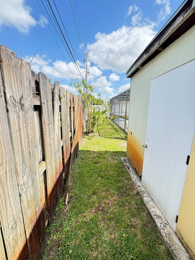 5013 Sw 88 Th Ter, House other with 3 bedrooms, 2 bathrooms and null parking in Cooper City FL | Image 25