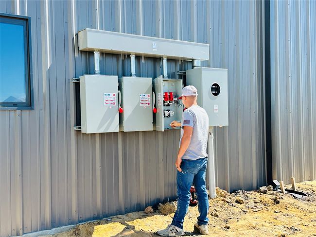 Electriall installation. Single phase underground....600 amp. | Image 13