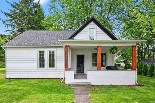 307 S Maple St, Pierceton, IN, 46562-9365 | Card Image
