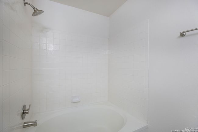 8611 Sierra Spgs, House other with 4 bedrooms, 3 bathrooms and null parking in Converse TX | Image 23