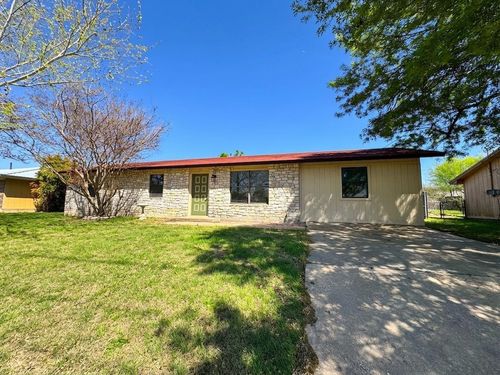 713 N Rhomberg, Burnet, TX, 78611 | Card Image
