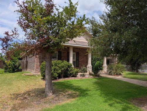 370 Spring Dr, Kyle, TX, 78640-5775 | Card Image