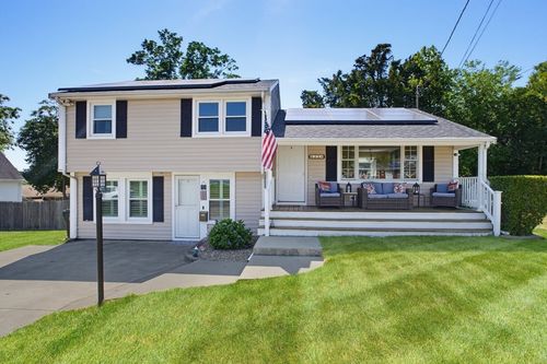 433 Pearse Rd, Swansea, MA, 02777-1213 | Card Image