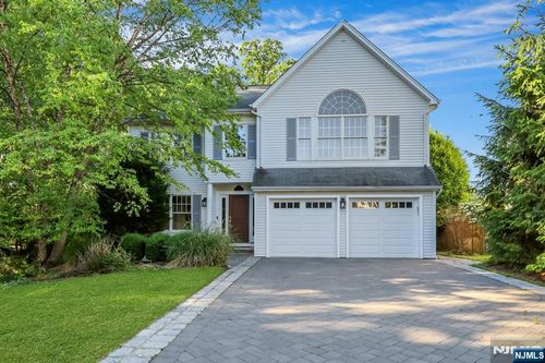28 Serrell Dr, Montvale, NJ, 07645-1150 | Card Image