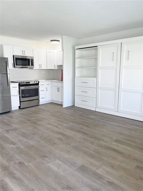 apt-3-5821 Ne 18th Ave, Fort Lauderdale, FL, 33334-6053 | Card Image