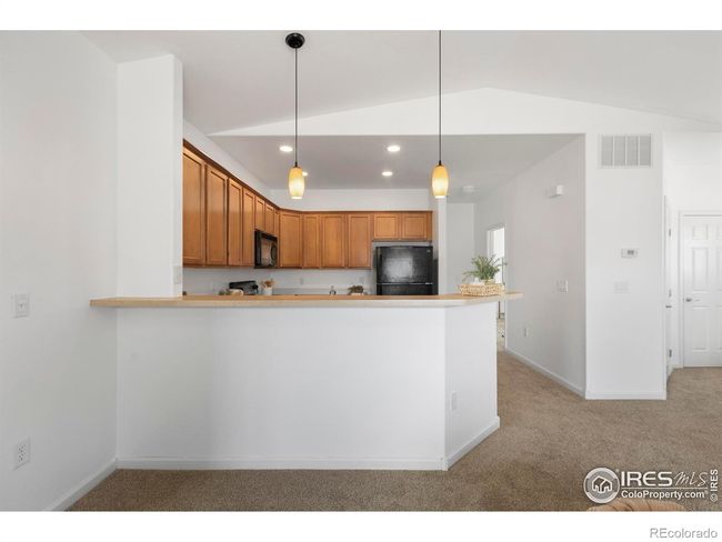 Eat-In Bar Seating | Image 16
