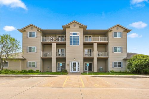 2-920 W Cherry St, North Liberty, IA, 52317-9074 | Card Image