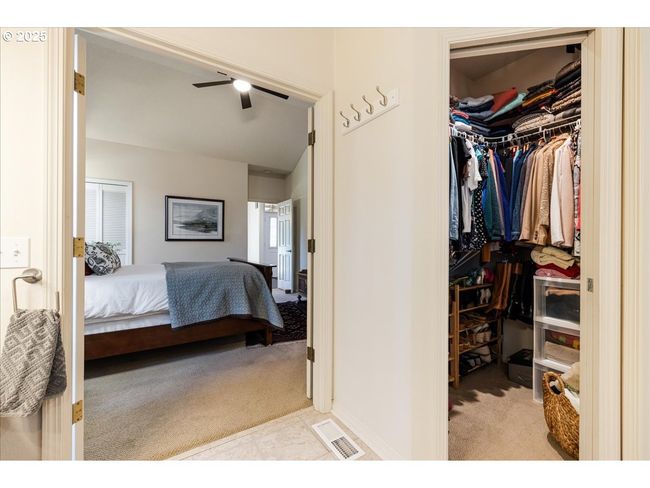 5725 Windfield Loop, House other with 3 bedrooms, 2 bathrooms and 2 parking in Lake Oswego OR | Image 25