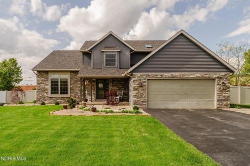 2318 Chestnut Ln, Findlay, OH, 45840-7428 | Card Image