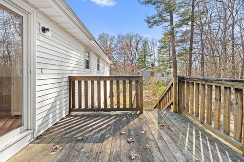 6 Eastview Ave, Billerica, MA, 01821-1103 | Card Image