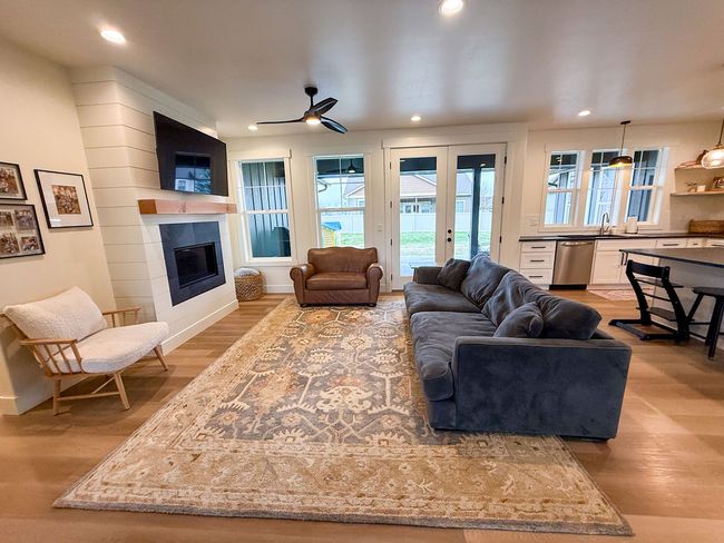 Open concept living area | Image 28