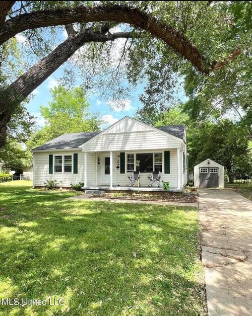 203 Brooklyn Dr, Natchez, MS, 39120-2717 | Card Image