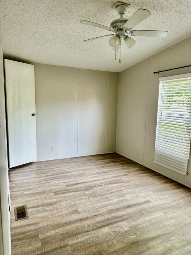 105 Singleton Dr, House other with 3 bedrooms, 2 bathrooms and 4 parking in Spicewood TX | Image 12