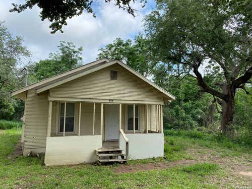 414 W Johnson St, Pleasanton, TX, 78064 | Card Image