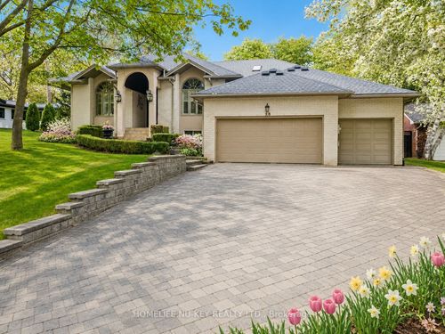 38 Castle Dr, Barrie, ON, L4N1R1 | Card Image