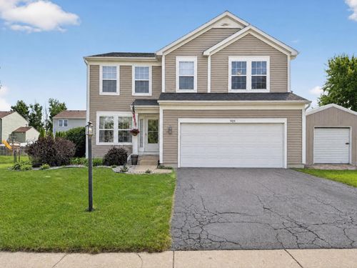 909 Walnut Dr, Kirkland, IL, 60146-8845 | Card Image