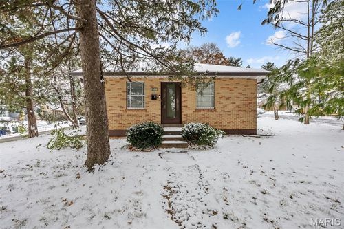 7800 Murdoch Ave, Saint Louis, MO, 63119-2819 | Card Image