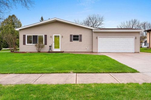 860 Fribourg Street, DE PERE, WI, 54115 | Card Image