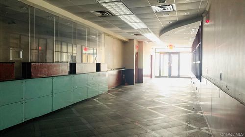 13681 Roosevelt Ave, Flushing, NY, 11354-5644 | Card Image