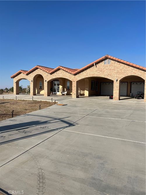11073 Redwood Rd, Pinon Hills, CA, 92372 | Card Image