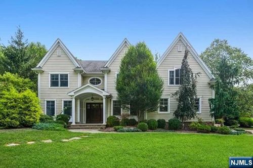 85 Everett St, Closter, NJ, 07624-2503 | Card Image