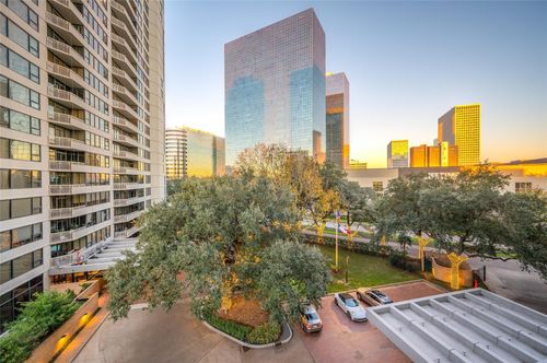 5e-15 Greenway Plz, Houston, TX, 77046-1502 | Card Image