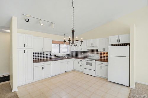 9166 Emily Dr, Davison, MI, 48423-2889 | Card Image