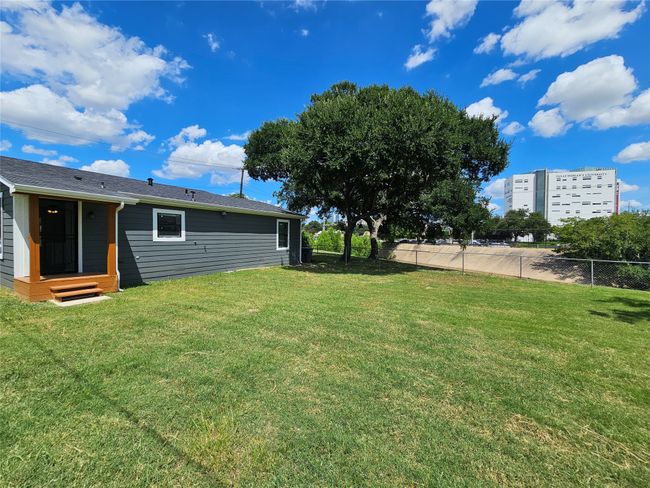 5519 Arlington Park Dr, House other with 3 bedrooms, 1 bathrooms and null parking in Dallas TX | Image 22