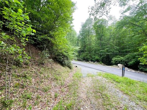 100 Chicory Ln, Beech Mountain, NC, 28604-8052 | Card Image
