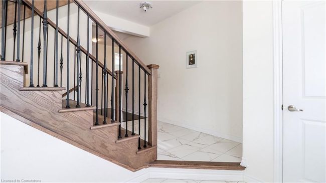 2214 Lozenby St, House other with 3 bedrooms, 3 bathrooms and 3 parking in Innisfil ON | Image 4