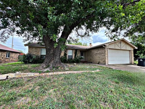 4804 Green Hollow Dr, Arlington, TX, 76017-5908 | Card Image