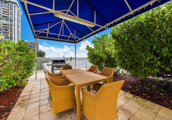 APT-2110 - 2101 Brickell Ave, Condo with 1 bedrooms, 1 bathrooms and null parking in Miami FL | Image 25