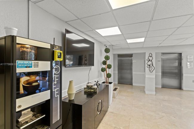 APT-108 - 7904 West Dr, Condo with 1 bedrooms, 1 bathrooms and null parking in North Bay Village FL | Image 15