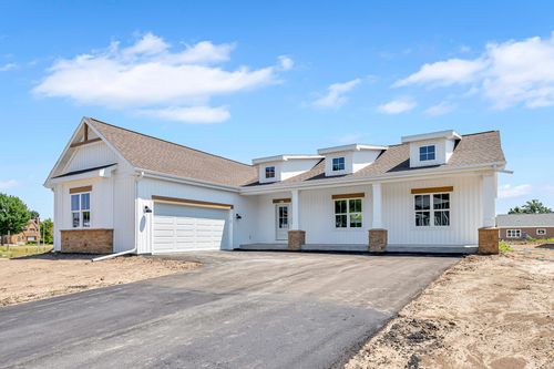 2615 N 7th St, Sheboygan, WI, 53083-4932 | Card Image