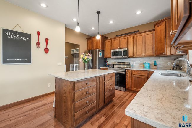 100 Oak Ave, House other with 6 bedrooms, 4 bathrooms and null parking in Crooks SD | Image 13
