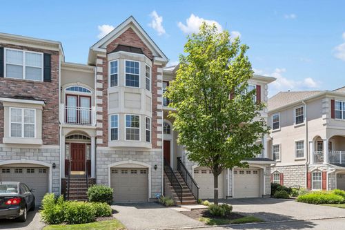 78 Osprey Ct, Secaucus, NJ, 07094-2934 | Card Image