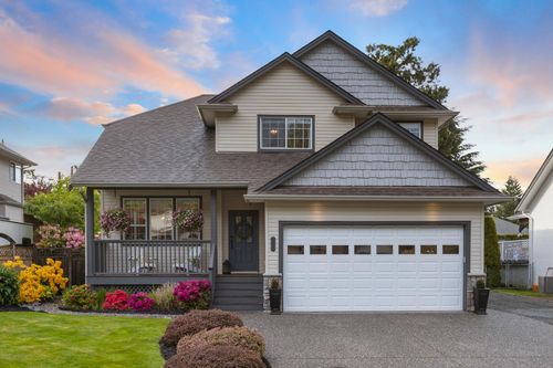 511 Cottonwood Ave, Harrison Hot Springs, BC, V0M1K0 | Card Image