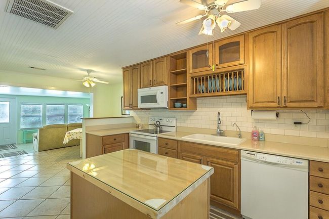 4-5 - 47 E Pine Ave, Home with 3 bedrooms, 2 bathrooms and 2 parking in Lanark Village FL | Image 18