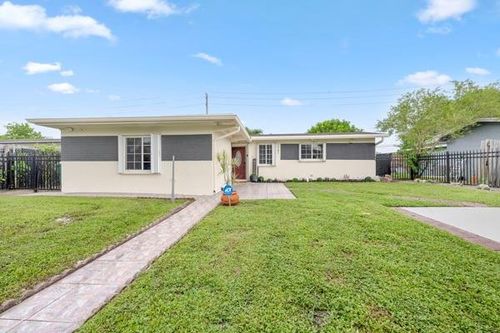 7761 Nw 30th St, Hollywood, FL, 33024-2201 | Card Image