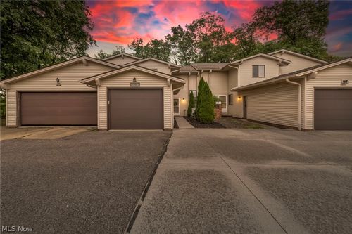 11547 Pearl Road, Strongsville, OH, 44136 | Card Image