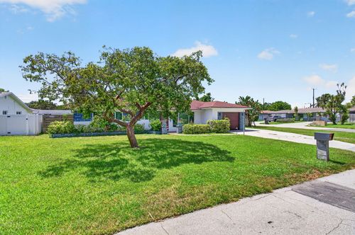 200 Ne 28th Ter, Boca Raton, FL, 33431-6833 | Card Image