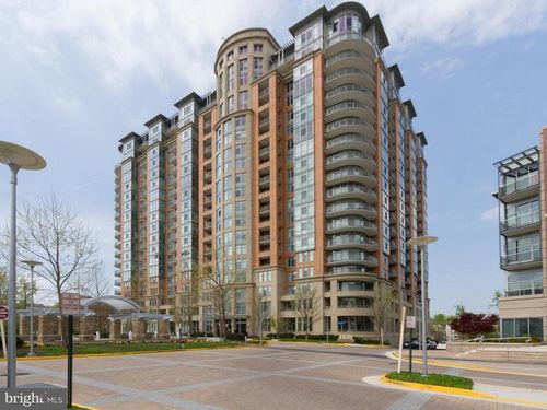 1504-8220 Crestwood Heights Dr, MCLEAN, VA, 22102-3139 | Card Image