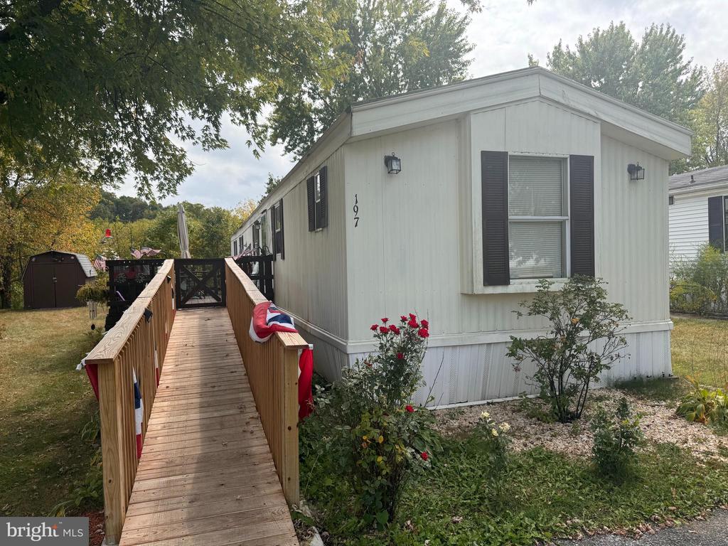 Houston Dr, Grantville, PA 17028