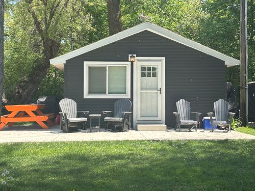 1606 E Lake St, Osakis, MN, 56360-8293 | Card Image