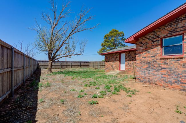 208 Avenue X, House other with 3 bedrooms, 2 bathrooms and null parking in Levelland TX | Image 30