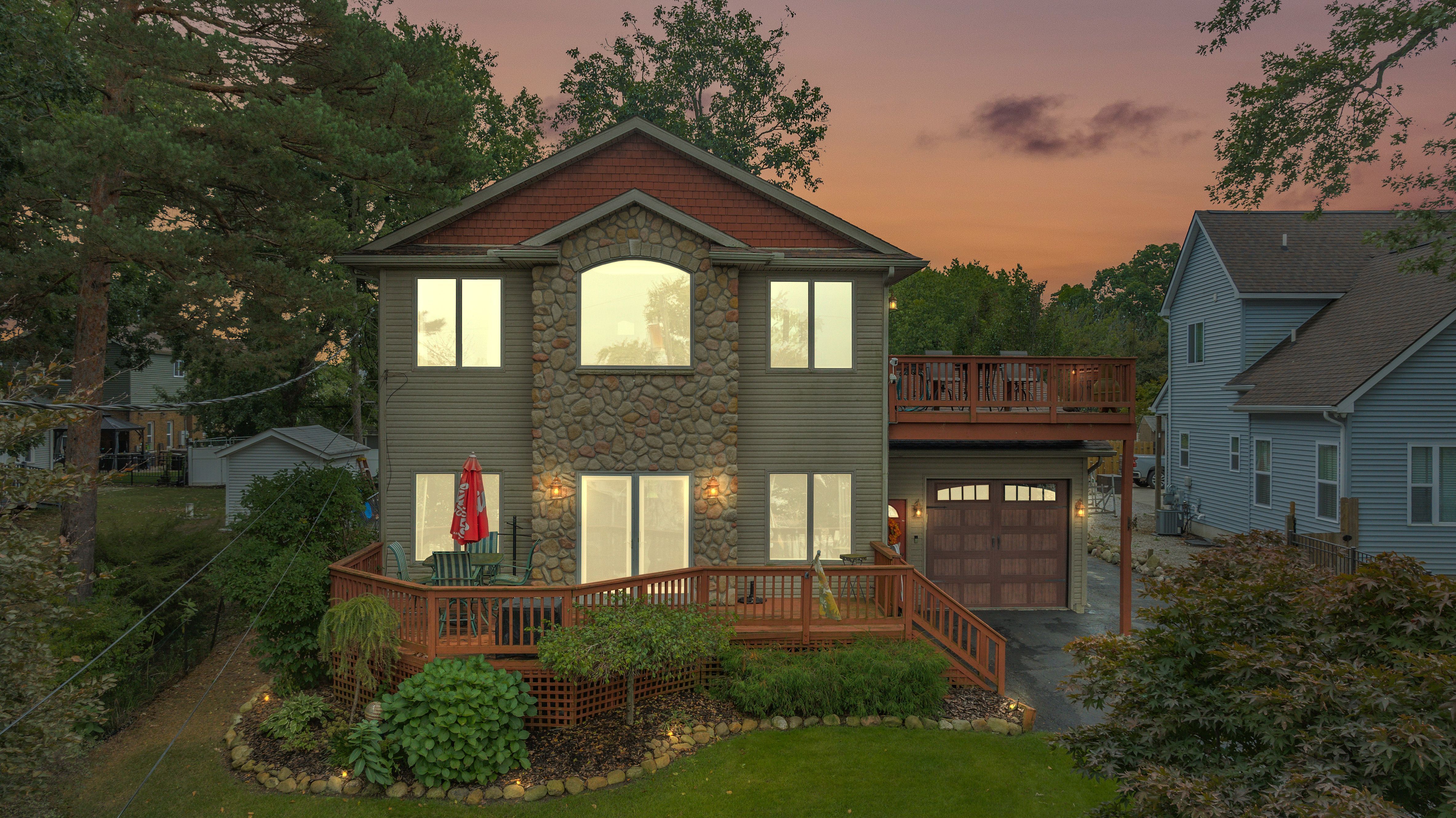 Woodland Dr, Highland, MI 48356